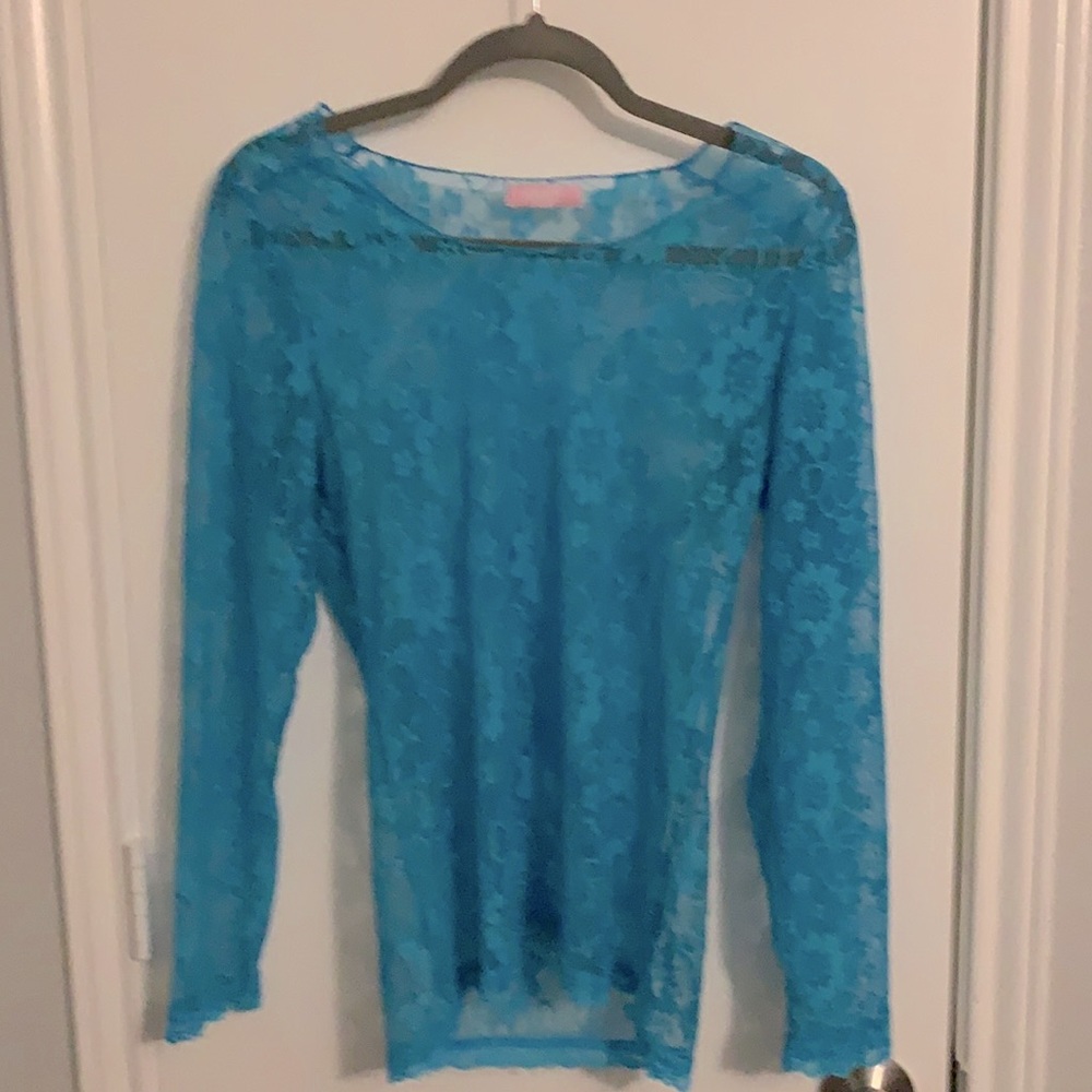 Long sleeve lightweight top